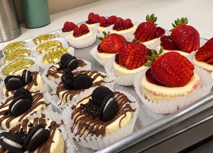 Oreo and chocolate mini cheesecakes